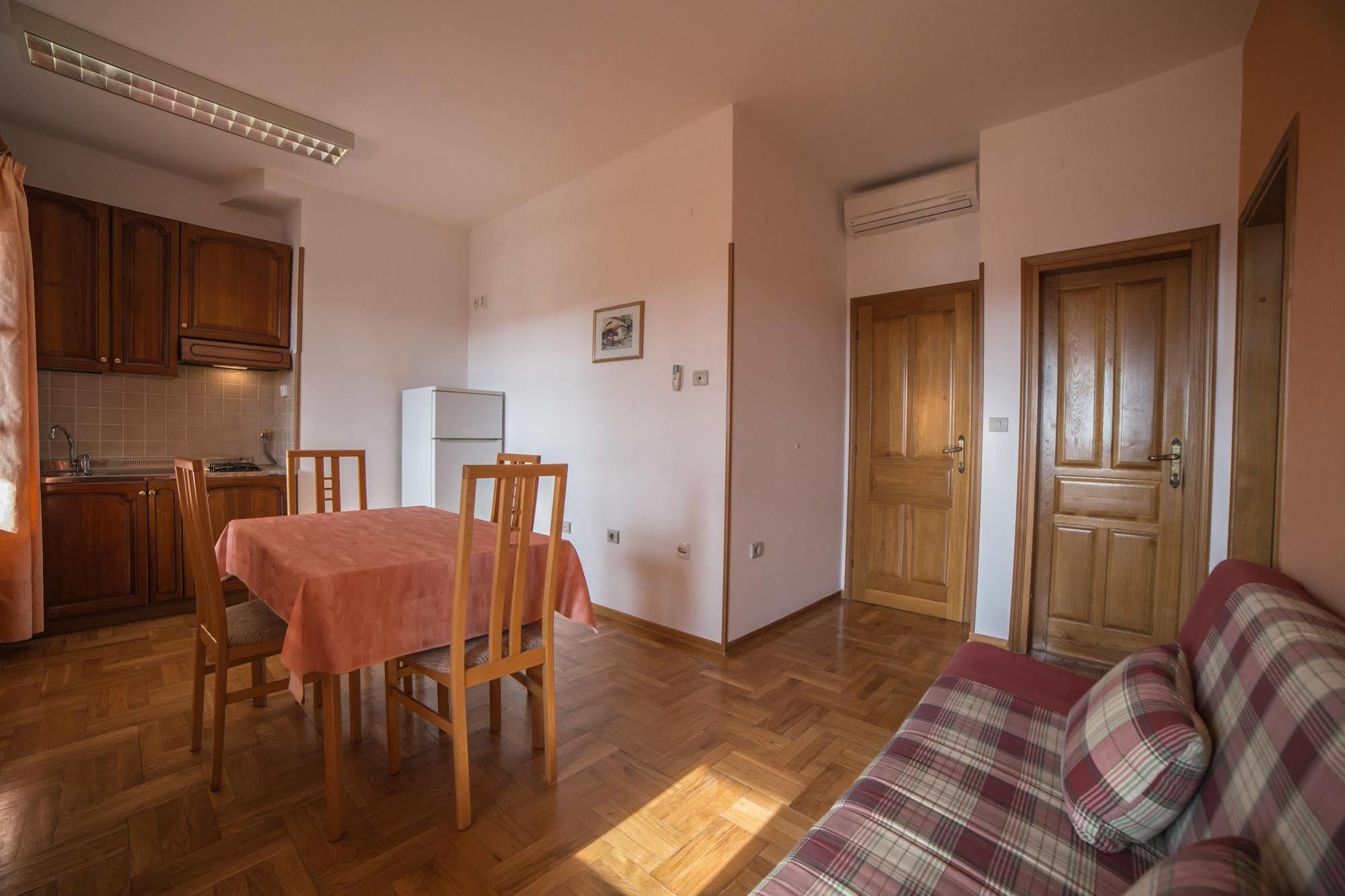 Pansion Valbruna Rovinj Exterior photo