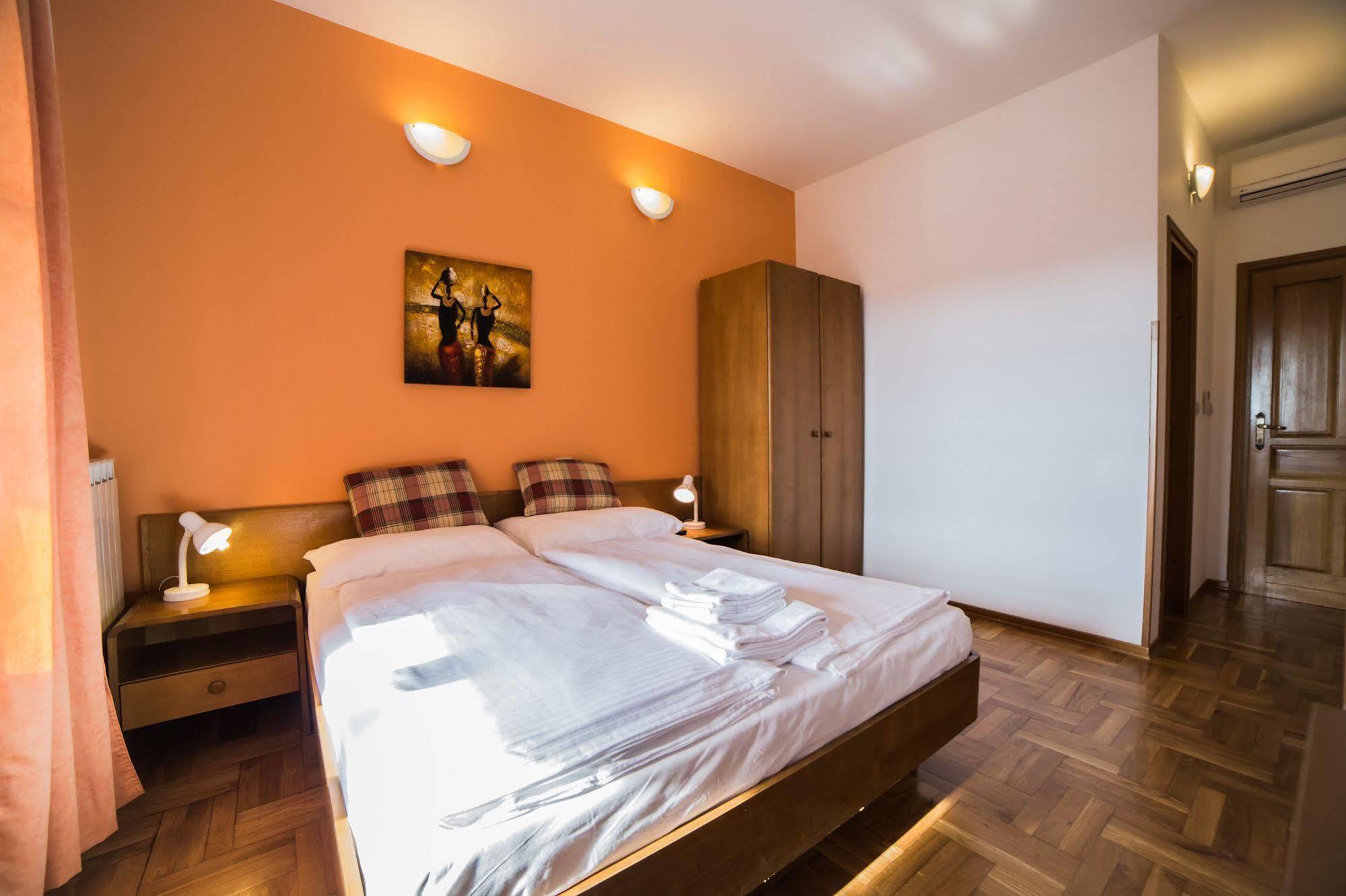 Pansion Valbruna Rovinj Exterior photo