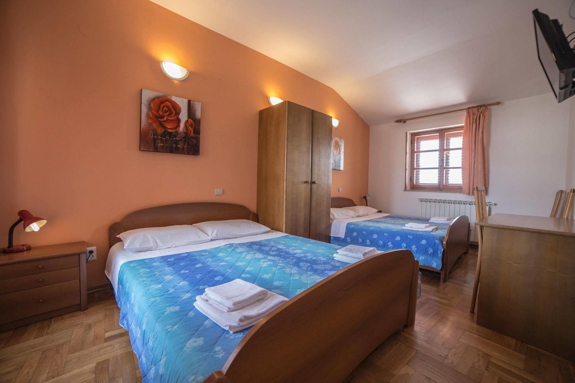 Pansion Valbruna Rovinj Exterior photo