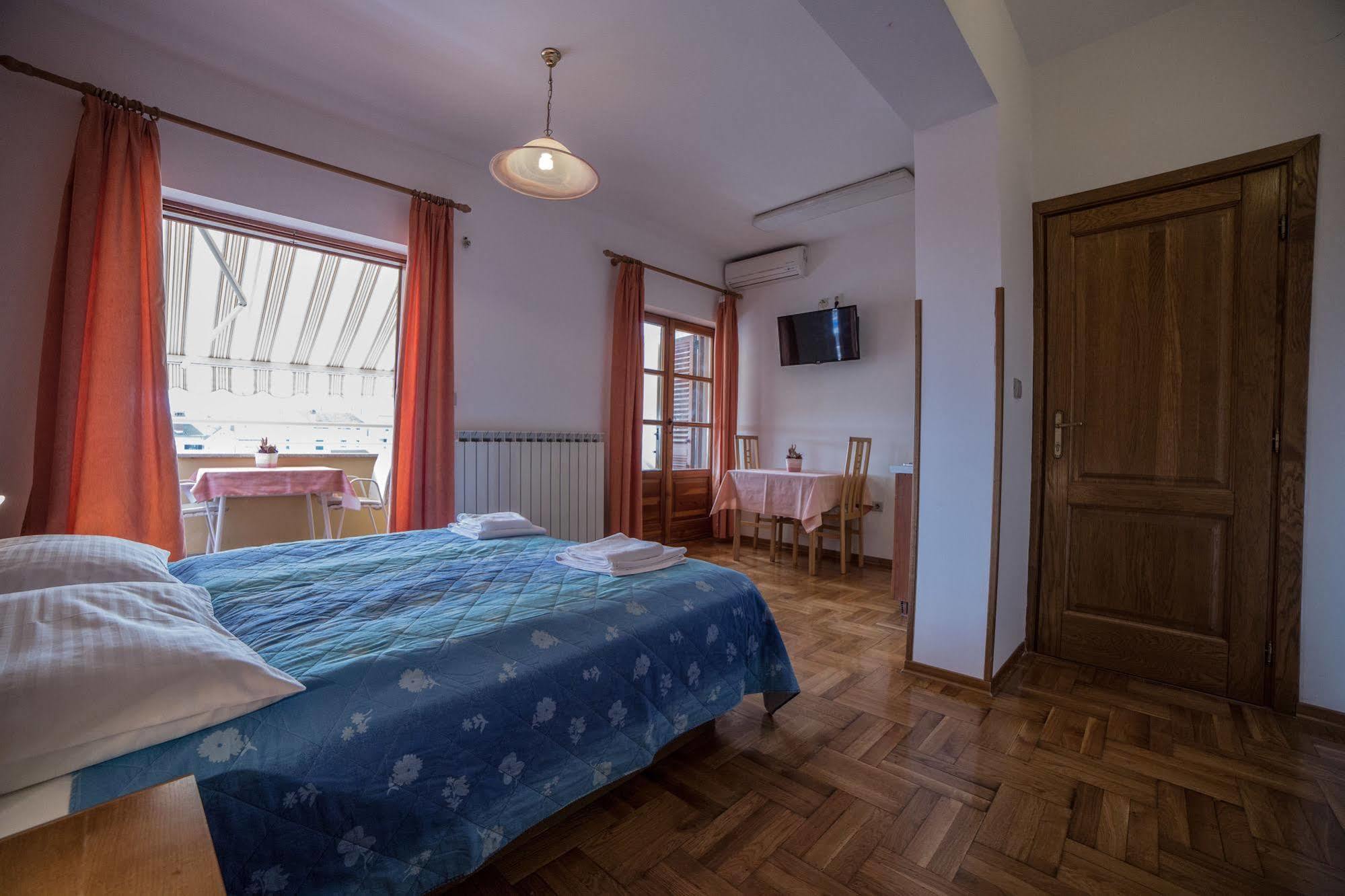 Pansion Valbruna Rovinj Exterior photo